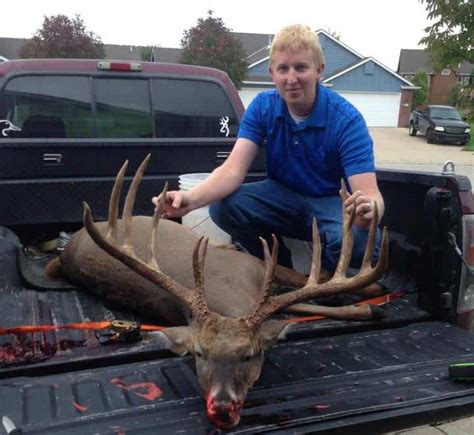 BREAKING: Giant Kansas Buck Killed on Road! - Big Deer