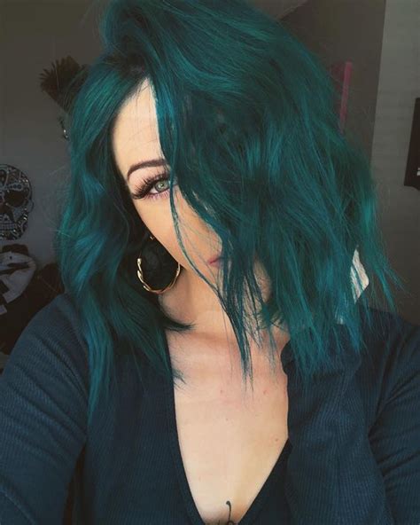 30+ Glamorous Light To Dark Green Hair Styles Trending Now