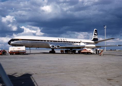 B.O.A.C DH Comet 4 at Essenden airport. Melbourne Australia | Aircraft, De havilland comet ...