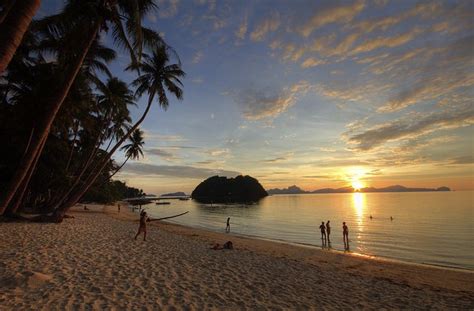 Las Cabanas Beach in El Nido, Palawan