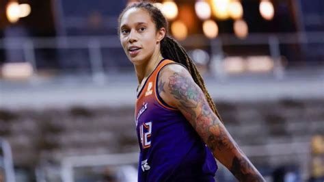 Brittney Griner Bio, Age, Net Worth, Parents, Siblings, Wife, IG