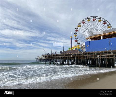 Santa Monica Pier in Los Angeles California Stock Photo - Alamy