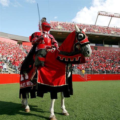 Rutgers' Lord Nelson, only horse ever flagged in NCAA game, dies at 42