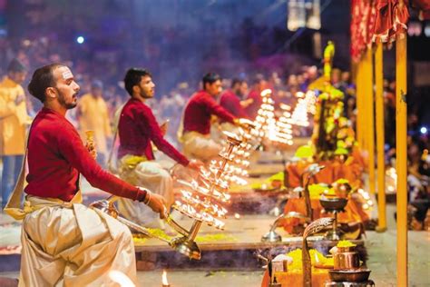 Ganga Aarti Varanasi - Khojo India