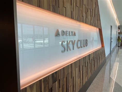 Review: Delta Sky Club Los Angeles (LAX - T3) - Live and Let's Fly