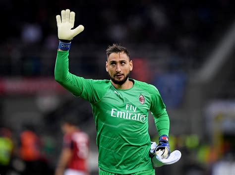 Gianluigi Donnarumma: AC Milan keeper set join Juventus?