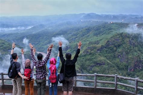 Kebun Buah Mangunan, Keindahan Negeri Diatas Awan | Jogja Tour Wisata dan Rental Mobil