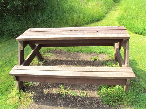 File:Picnic bench, Stoak Nature Park, Cheshire - DSC06327.JPG ...