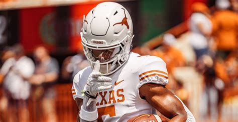 Watch: AD Mitchell makes one-handed touchdown pass in Texas spring game