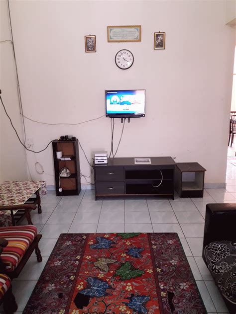RM180 untuk 2H1M rumah teres setingkat lot tepi dengan free UNIFI internet 24jam | Shah alam ...