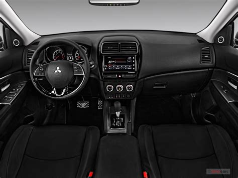 2018 Mitsubishi Outlander Sport: 115 Interior Photos | U.S. News ...