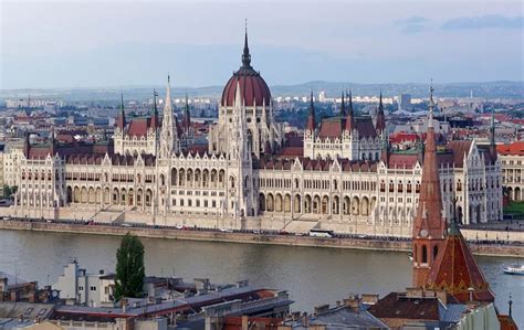 10 Great Hungarian Parliament Building Facts