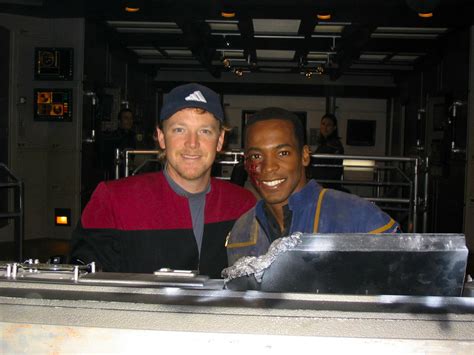 Star Trek: 20 Behind-The-Scenes Photos That Completely Change Voyager