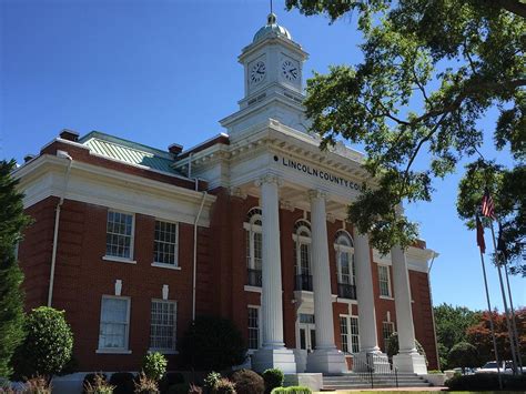 Lincoln County Courthouse Photograph by Paul Chandler - Fine Art America