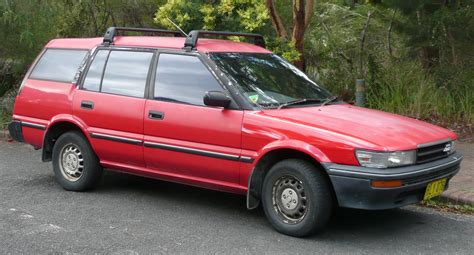 File:1988-1992 Toyota Corolla (AE95R) XL station wagon 01.jpg