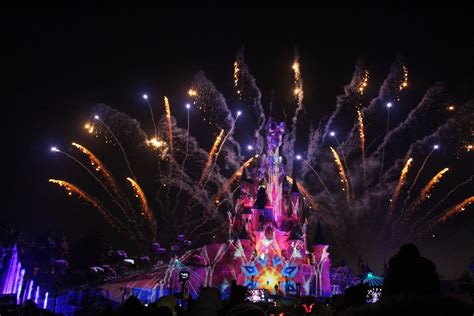 Dinner and Fireworks at Disneyland Paris - Disney Travel Babble