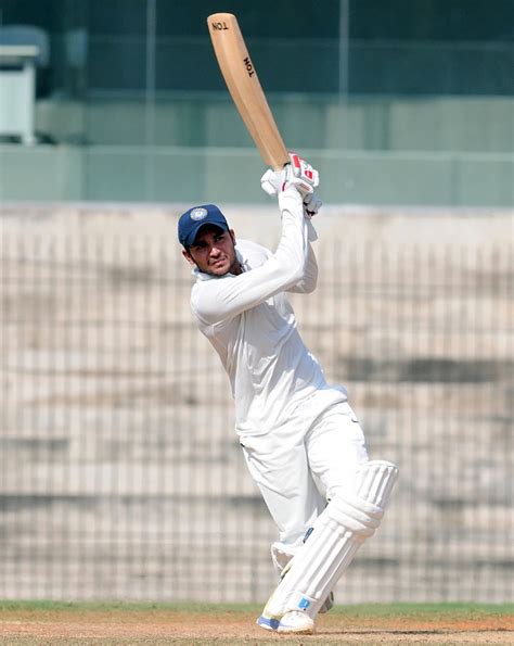 Manish Pandey charges down the ground | ESPNcricinfo.com