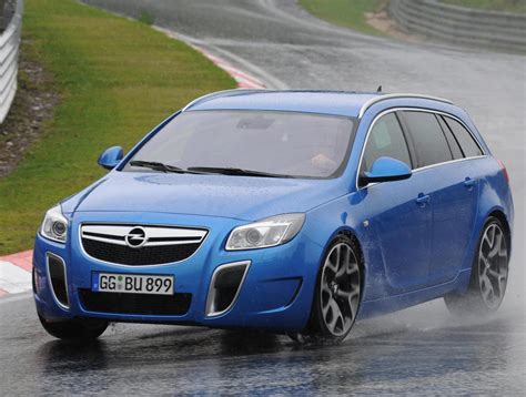 Opel Insignia OPC Sports Tourer Photos and Specs. Photo: Opel Insignia ...