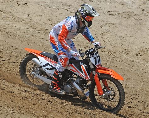 FIRST TRACK TEST! 2017 KTM 250SX 2-STROKE - Dirt Bike Magazine