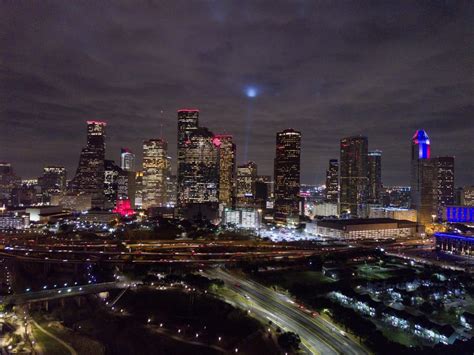 Houston's skyline at night : houston