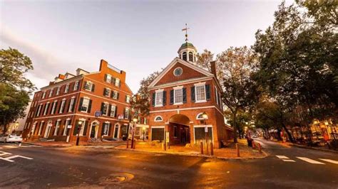 25 Philadelphia Historical Sites You Need to Visit Now - Robe trotting