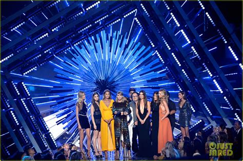 Taylor Swift's 11 Best VMAs Moments Ever - See the Timeline!: Photo 3945535 | Taylor Swift ...