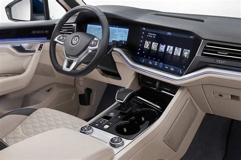 2019 VW Touareg Interior (2) - AUTOBICS