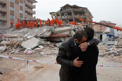 Dozens saved from rubble after disastrous earthquake in Turkey – MEZIESBLOG