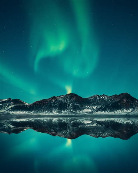 Aurora Borealis Wallpaper 4K, Mountains, Lake, Aurora sky