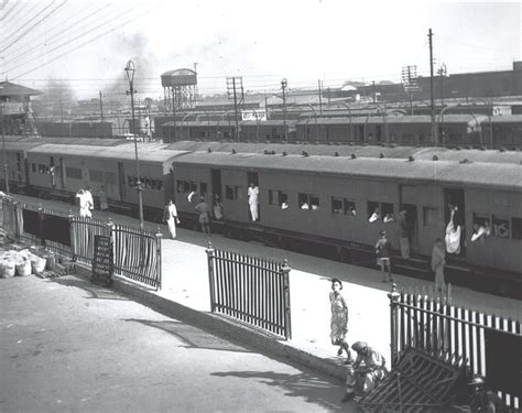 sealdah_station_1944.jpg