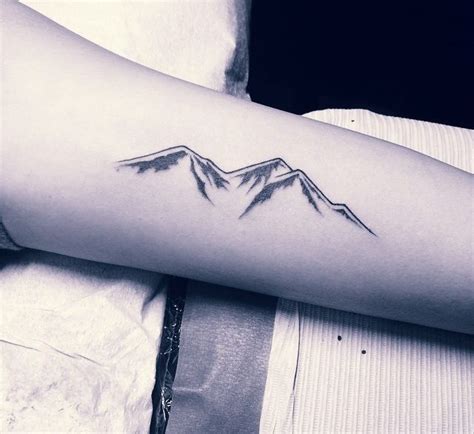 Image result for mountain outline tattoo Tattoo L, Tatoo Art, Piercing Tattoo, Tattoos And ...