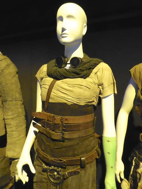 Hollywood Movie Costumes and Props: Oscar-winning Mad Max: Fury Road ...