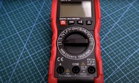 What Is a True-RMS Multimeter? - ElectronicsHacks