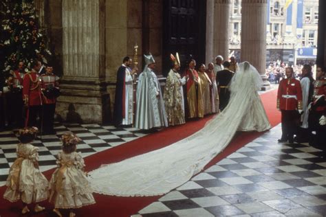 Le mariage de la princesse Diana (le jour des contes de fées donne quelques indices d'un avenir ...