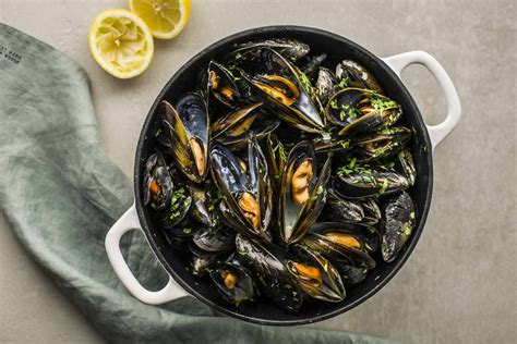 Steamed Mussels in White Wine Recipe