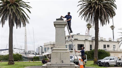 Captain Cook statue vandalised in Melbourne on Australia Day eve | The Examiner | Launceston, TAS