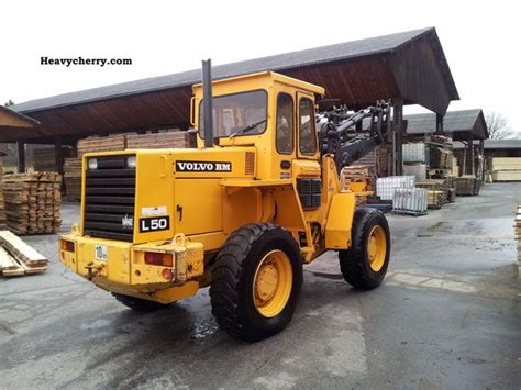 Volvo L50 1989 Wheeled loader Construction Equipment Photo and Specs