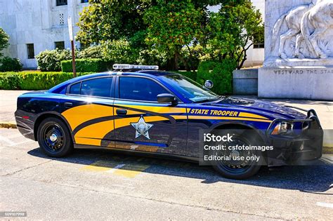 Oregon State Trooper Police Vehicle Stock Photo - Download Image Now ...