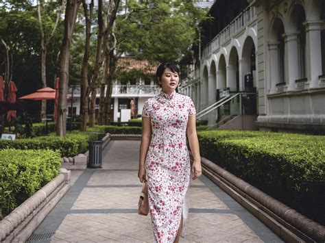 Where to find traditional qipao dresses in Hong Kong