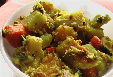 From Shukto To Mochar Ghonto, Here Are 15 Bengali Vegetarian Dishes For ...