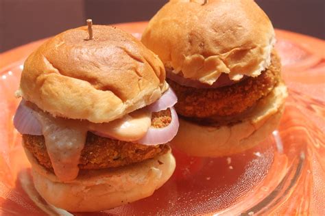 MCDONALD'S McAloo Tikki Burger Recipe - Crispy Aloo Tikki Burger