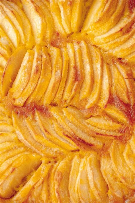 Tarte aux pommes fine et croustillante - Marie Food Tips | Recette ...