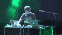 C418 Vconcert GIF - C418 Vconcert Vconcert2013 - Discover & Share GIFs