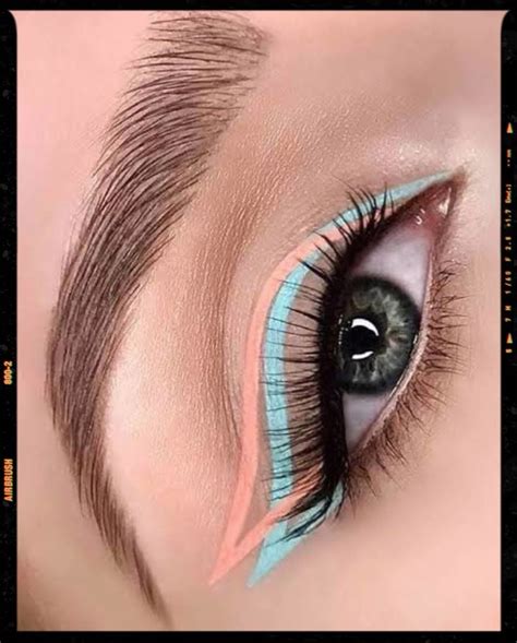 Blue Eyeliner Looks, Color Eyeliner Makeup, Soft Eye Makeup, Cute Eye Makeup, Edgy Makeup ...