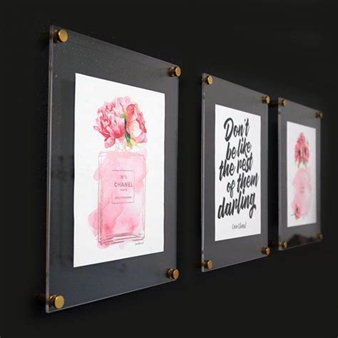 17 Diy Decoration Ideas Using Picture Frames Enhance The Room Decor | Floating acrylic frame ...