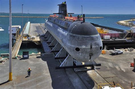 A Collins-class submarine at BAE Henderson, Australia. [1000×666] : drydockporn