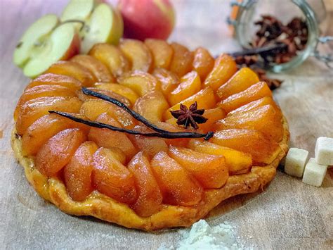 ["Toffee Apple Tarte Tatin | Recipes | ["Cookwith"]"]