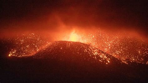 Eruption fears as New Zealand raises volcano alert level for Lake Taupo ...