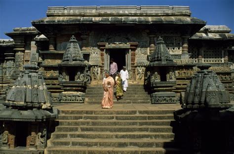 15 Top South Indian Temples with Amazing Architecture