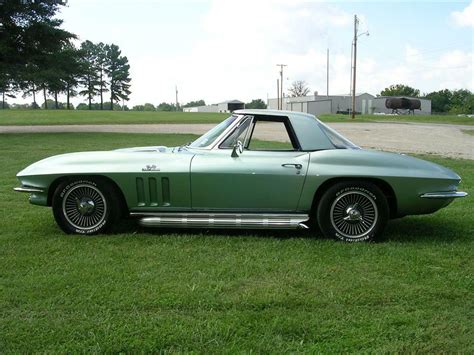 1966 CHEVROLET CORVETTE CONVERTIBLE - Front 3/4 - 43839